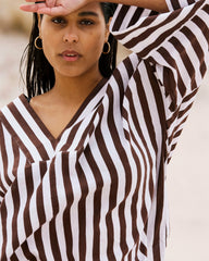 Elio V-Neck Linen Blend Top - Universal Standard
