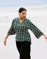 Elio V-Neck Linen Blend Top - Universal Standard