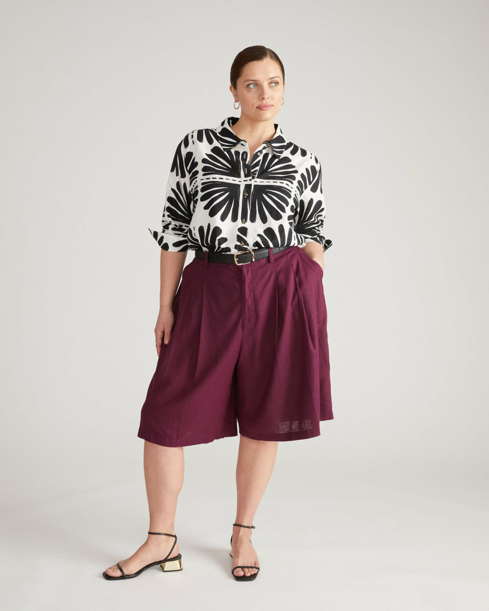 Seaport Tailored Linen Blend Short - Universal Standard