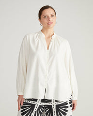 Avalon Linen Blend Blouse - Universal Standard