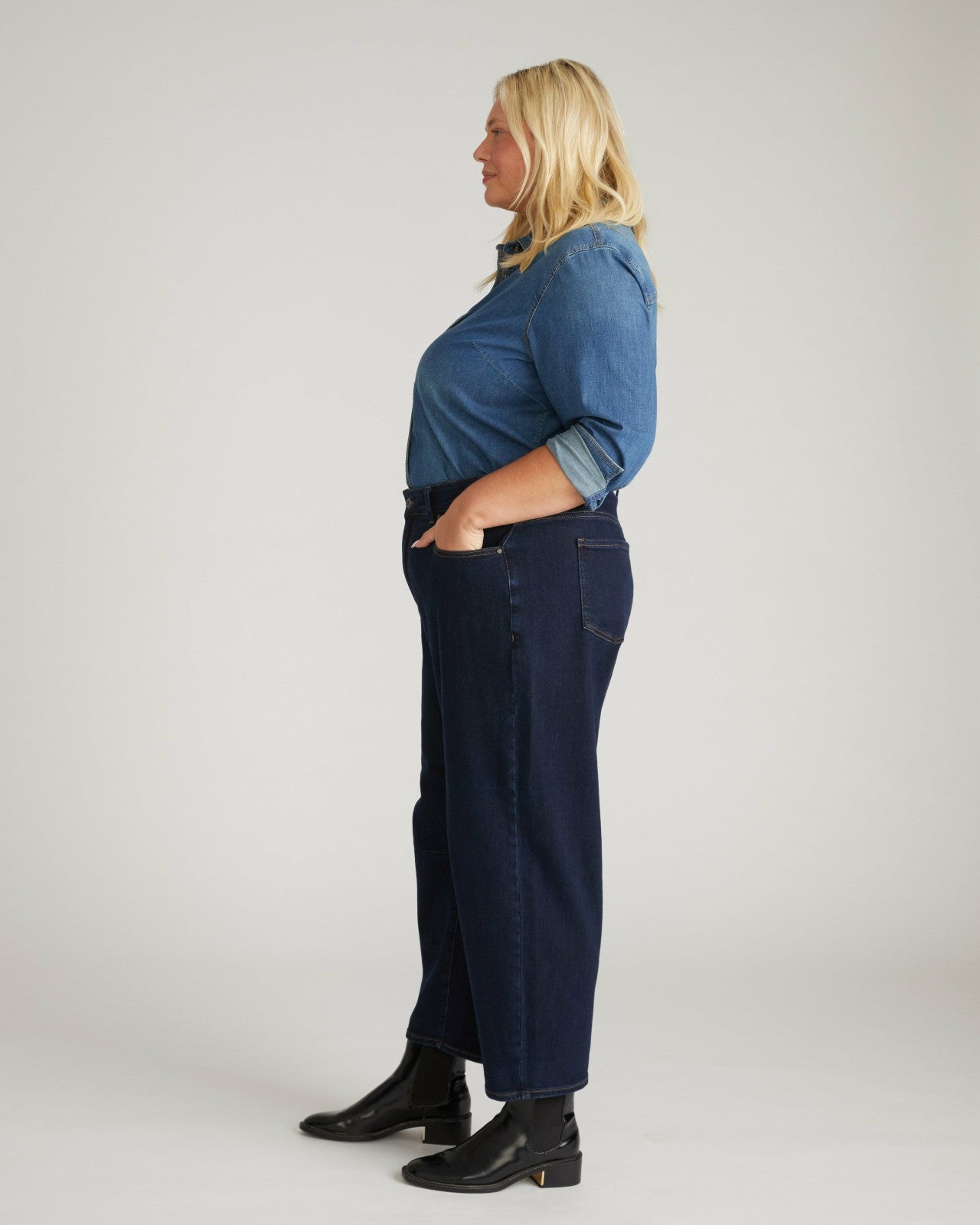 Dakota Cropped Barrel Leg Jeans - Universal Standard