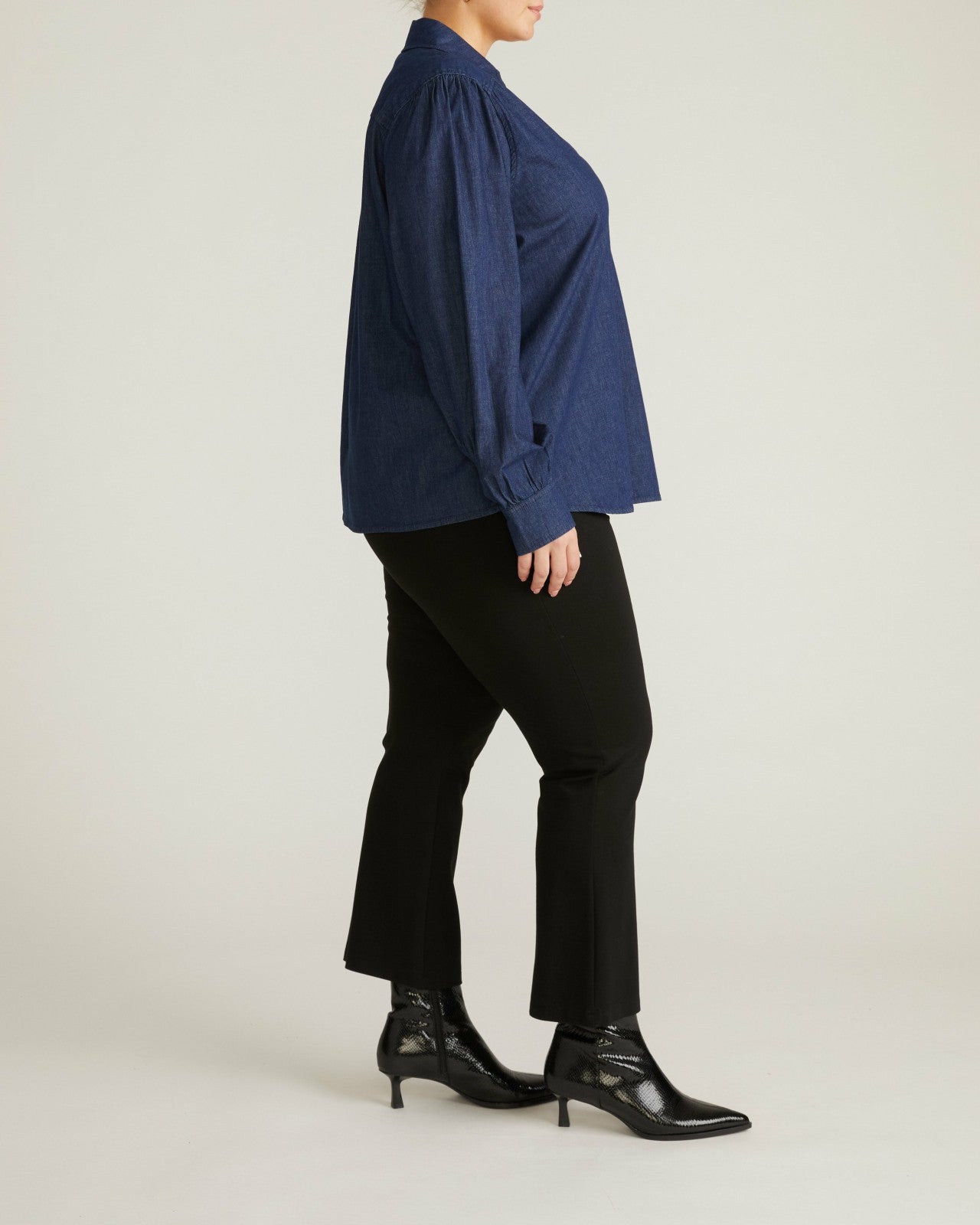 Maisie Cotton Chambray Blouse - Universal Standard