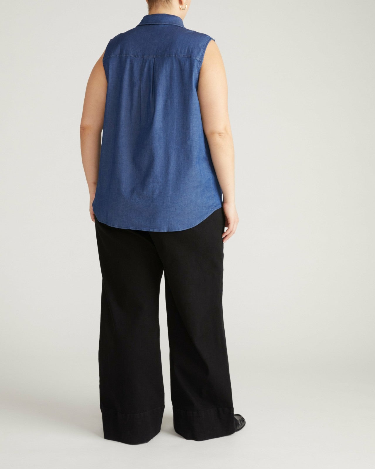 Perfect Tencel Chambray Sleeveless Shirt - Universal Standard