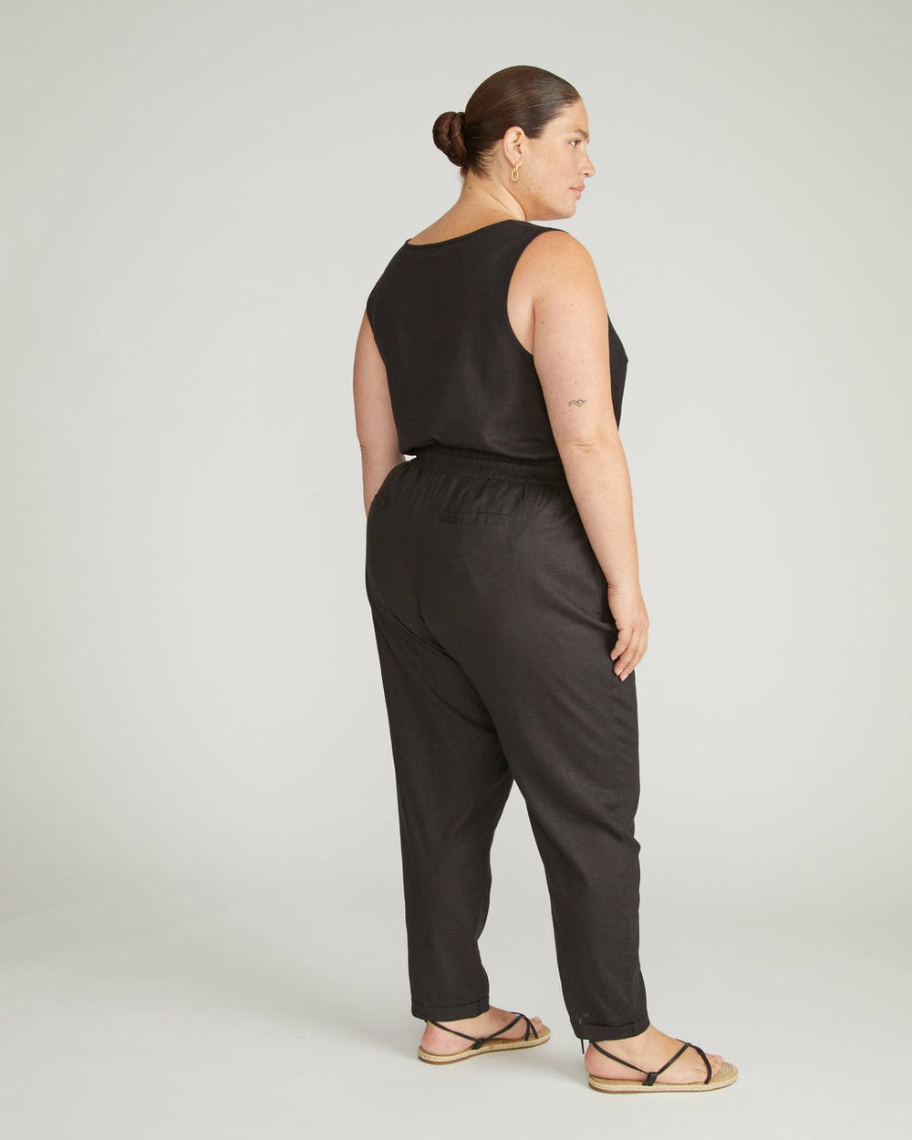 Sayville Linen Blend Drawstring Pant - Universal Standard