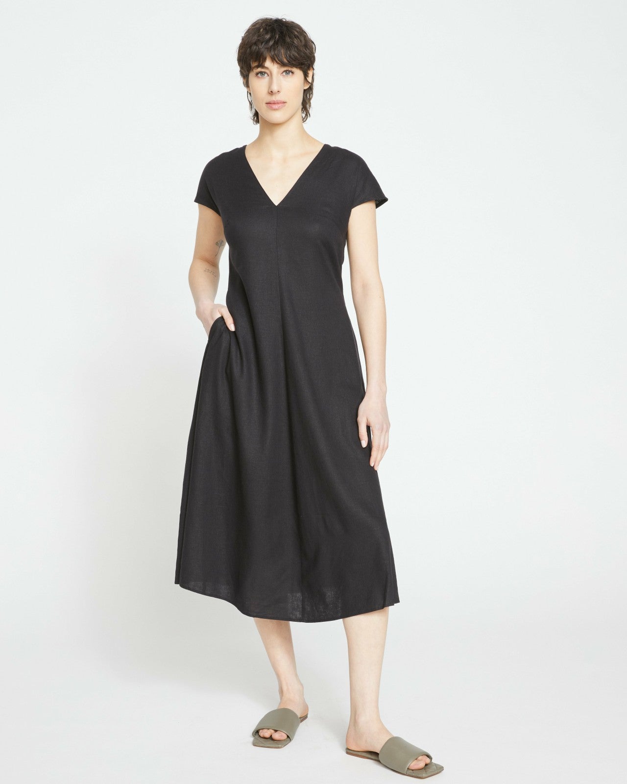 Louvre Bow Back Linen Blend Dress - Universal Standard