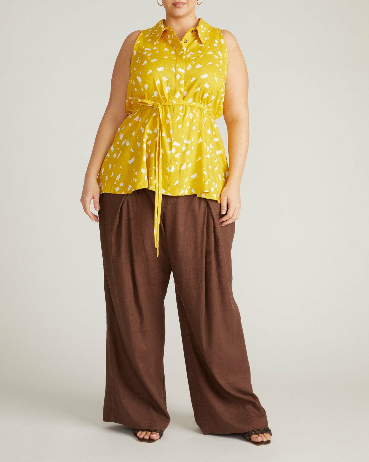 Adelaide Sleeveless Linen Blend Shirt - Universal Standard