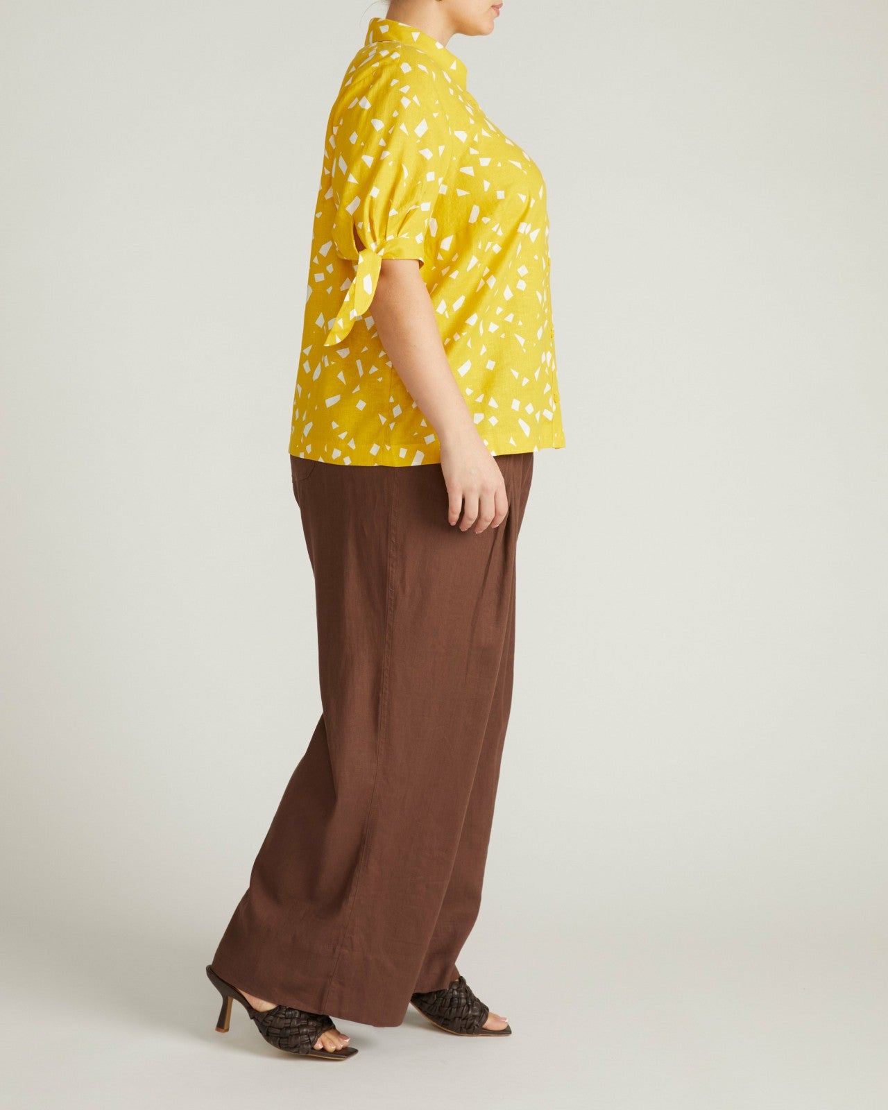 Luisa Short Sleeve Linen Blend Shirt - Universal Standard