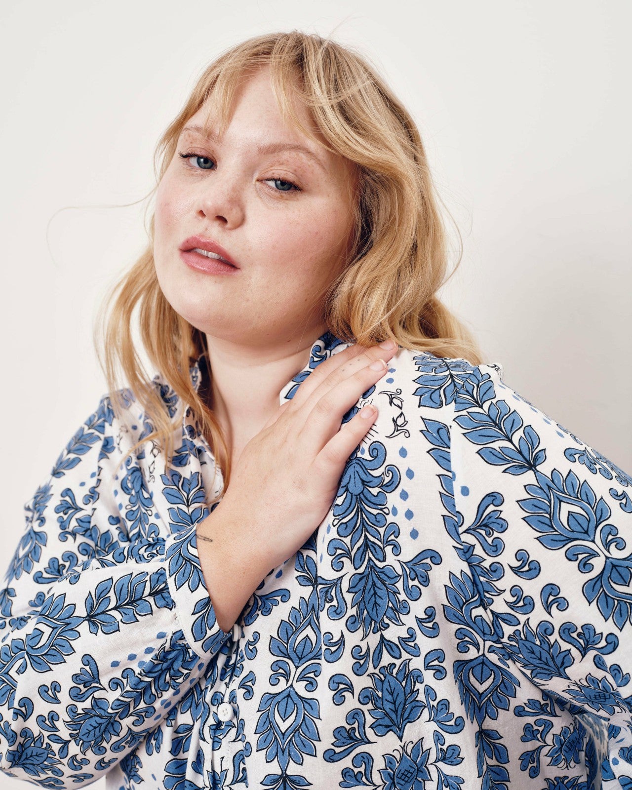 Avalon Linen Blend Blouse - Universal Standard