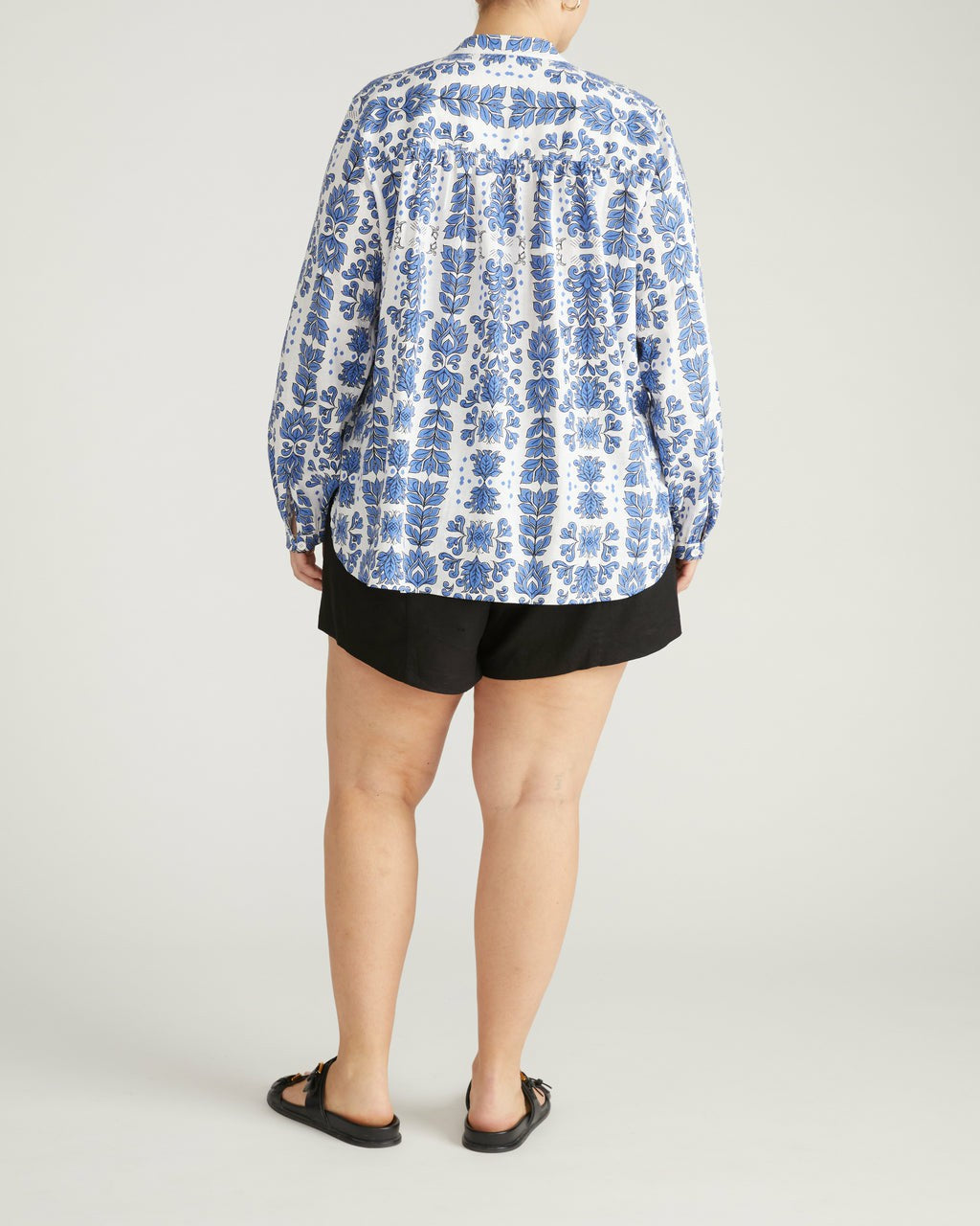 Avalon Linen Blend Blouse - Universal Standard