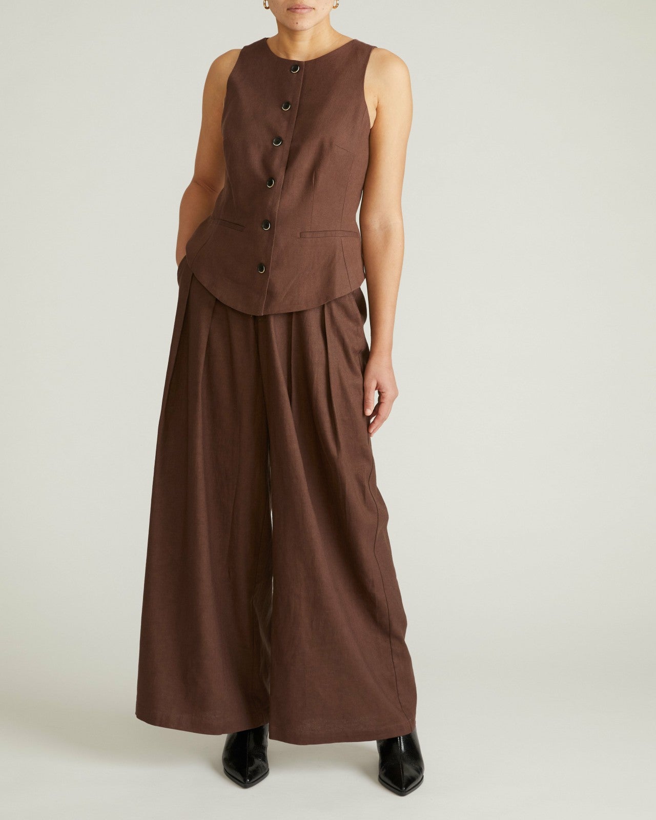 Tamsin Stretch Linen Blend Vest - Universal Standard