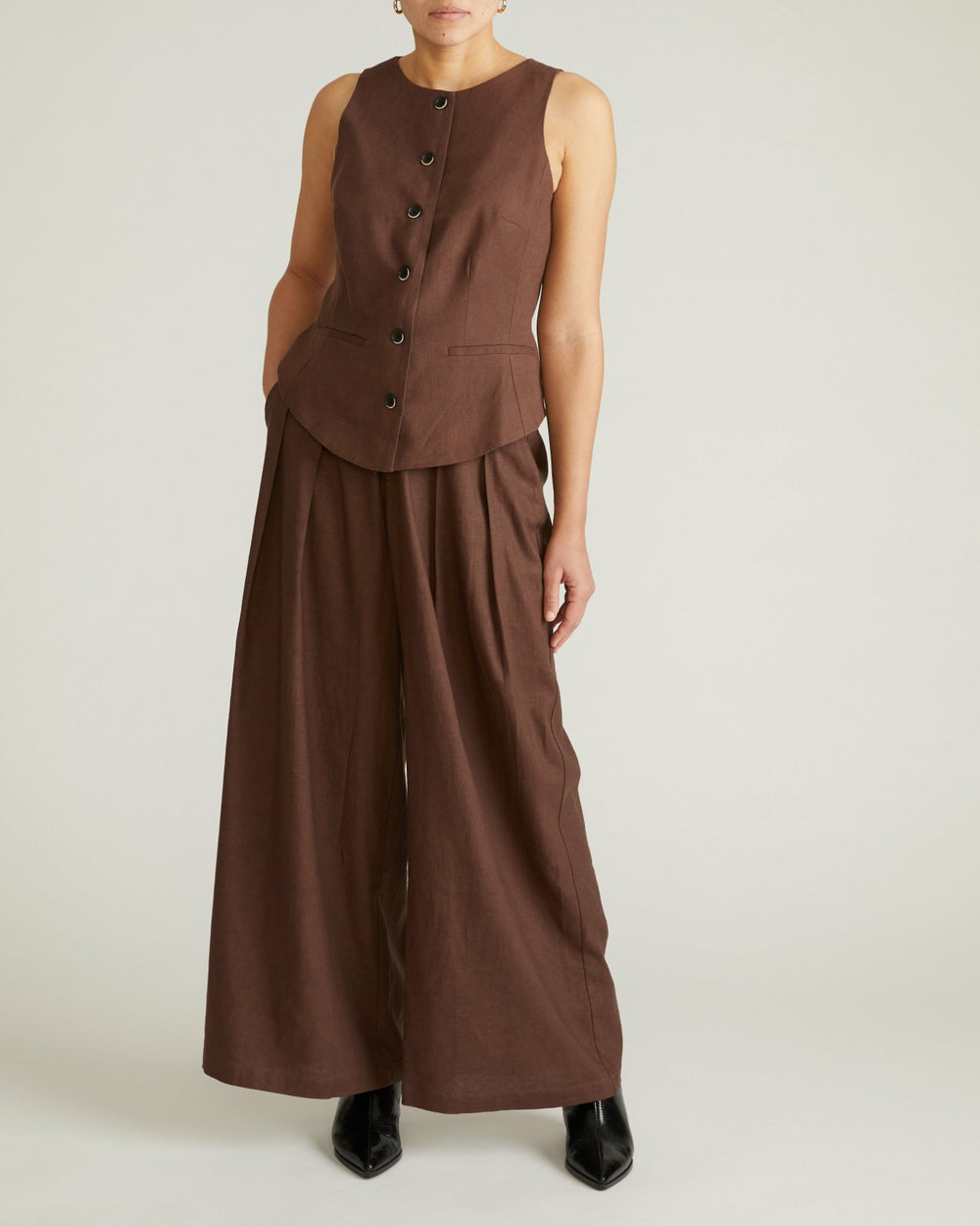 Tamsin Stretch Linen Blend Vest - Universal Standard