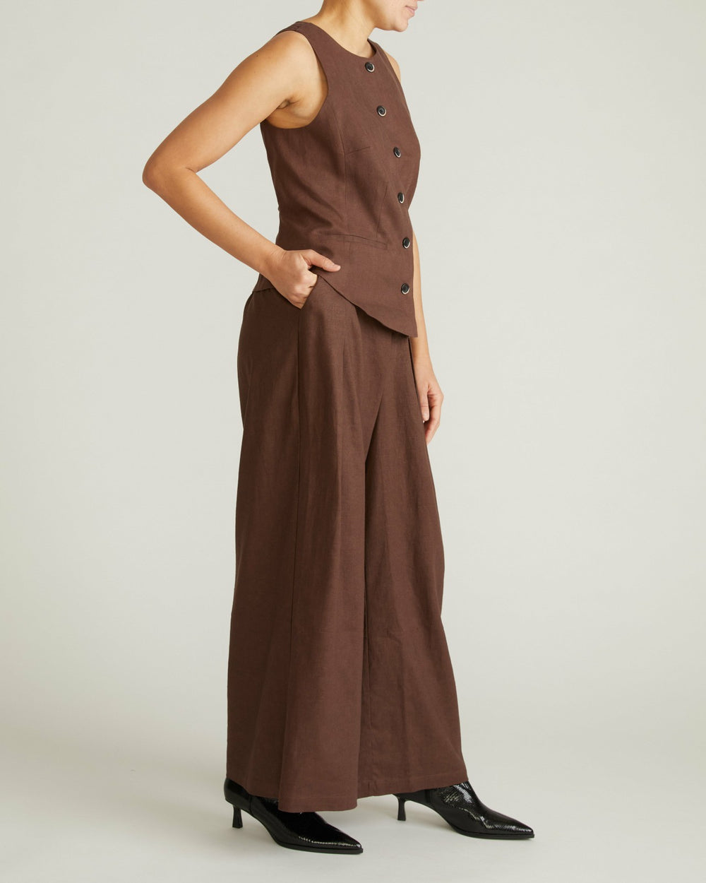 Tamsin Stretch Linen Blend Vest - Universal Standard