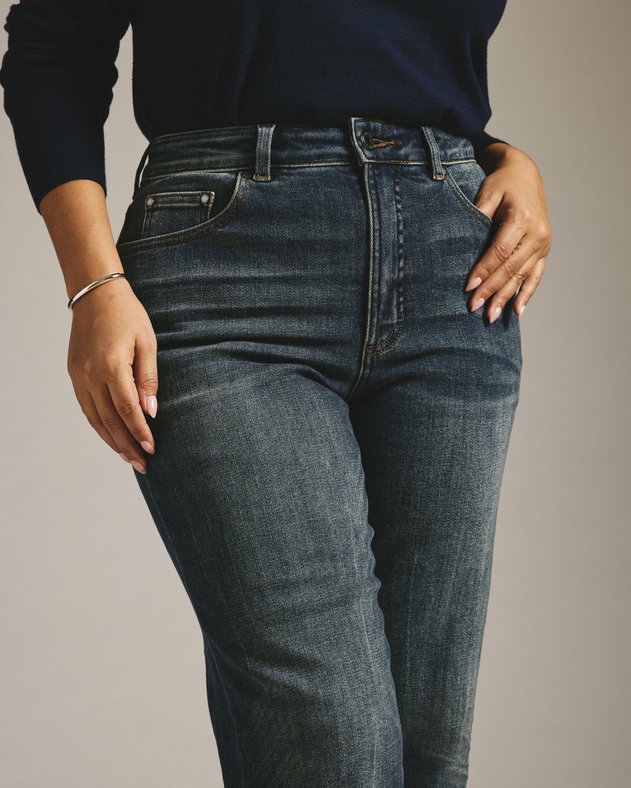 Donna High Rise Curve Straight Leg Jeans 27 Inch - Universal Standard
