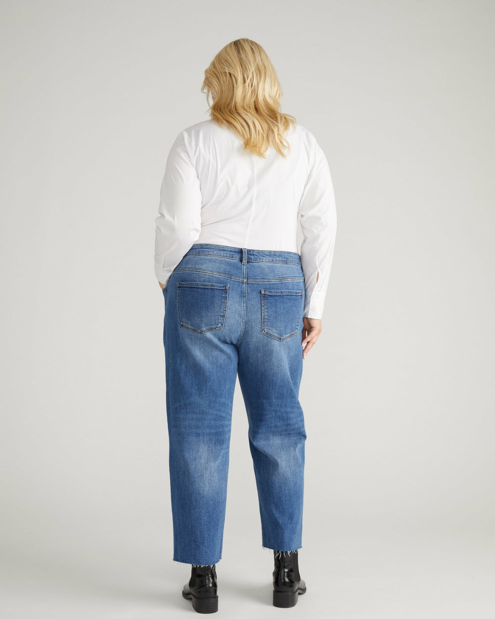 Etta High Rise Straight Leg Jeans 28 Inch - Universal Standard