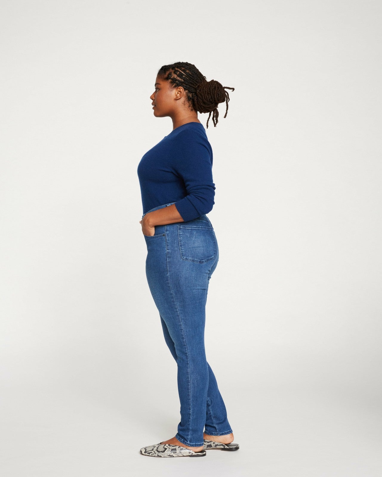Seine Mid Rise Skinny Jeans 32 Inch - Universal Standard