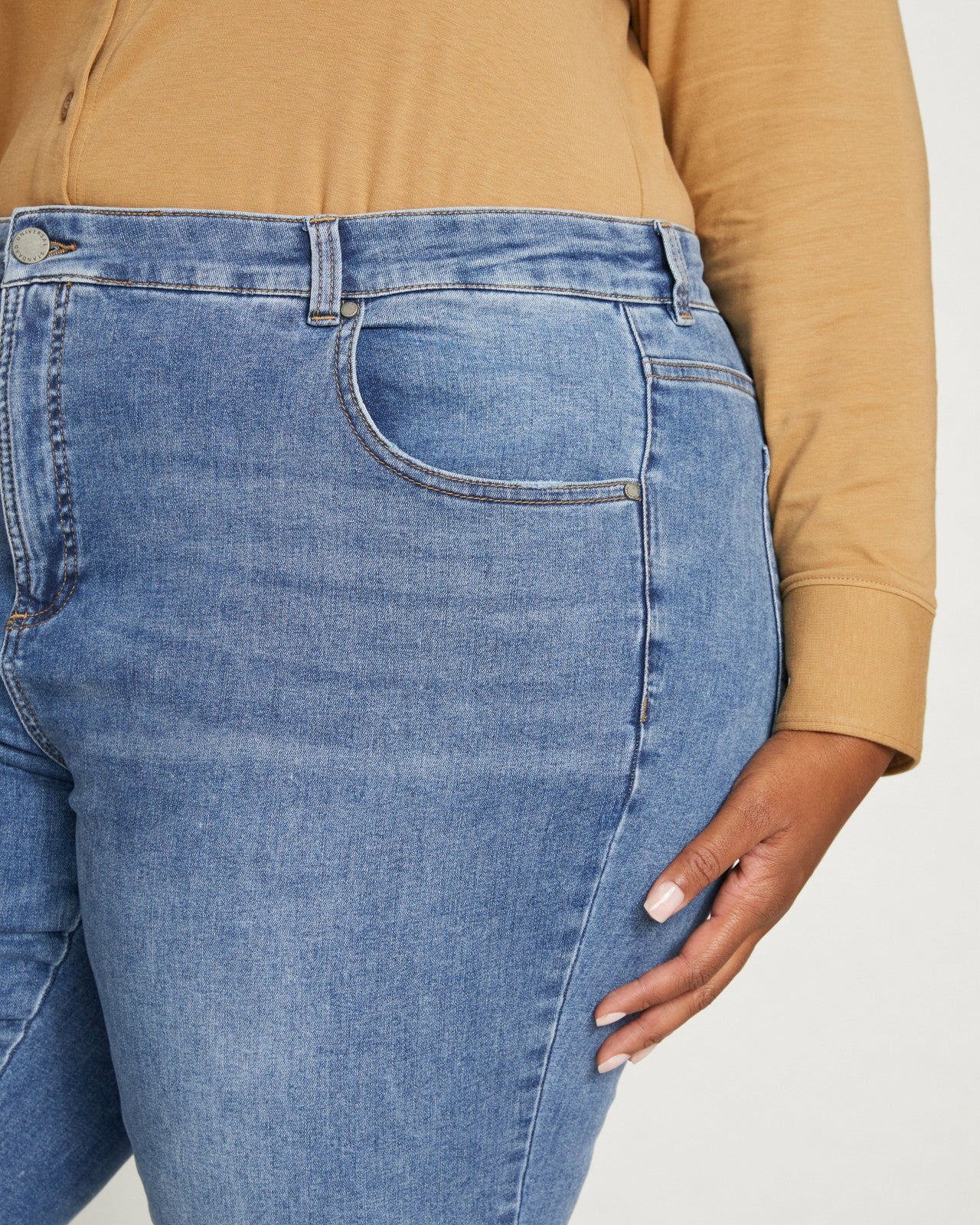 Seine Mid Rise Skinny Jeans 32 Inch - Universal Standard