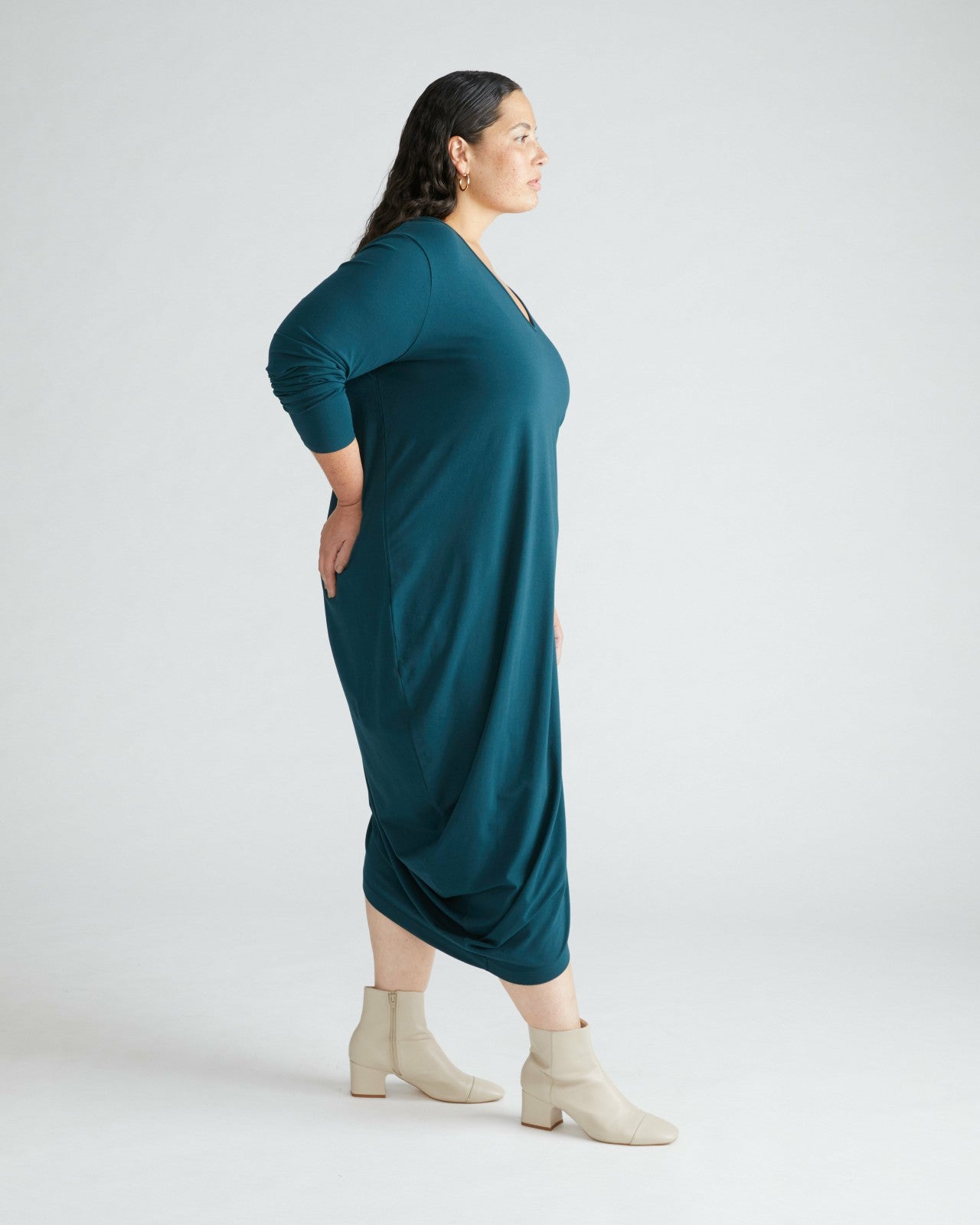 Iconic Long Sleeve V-Neck Geneva Dress - Universal Standard