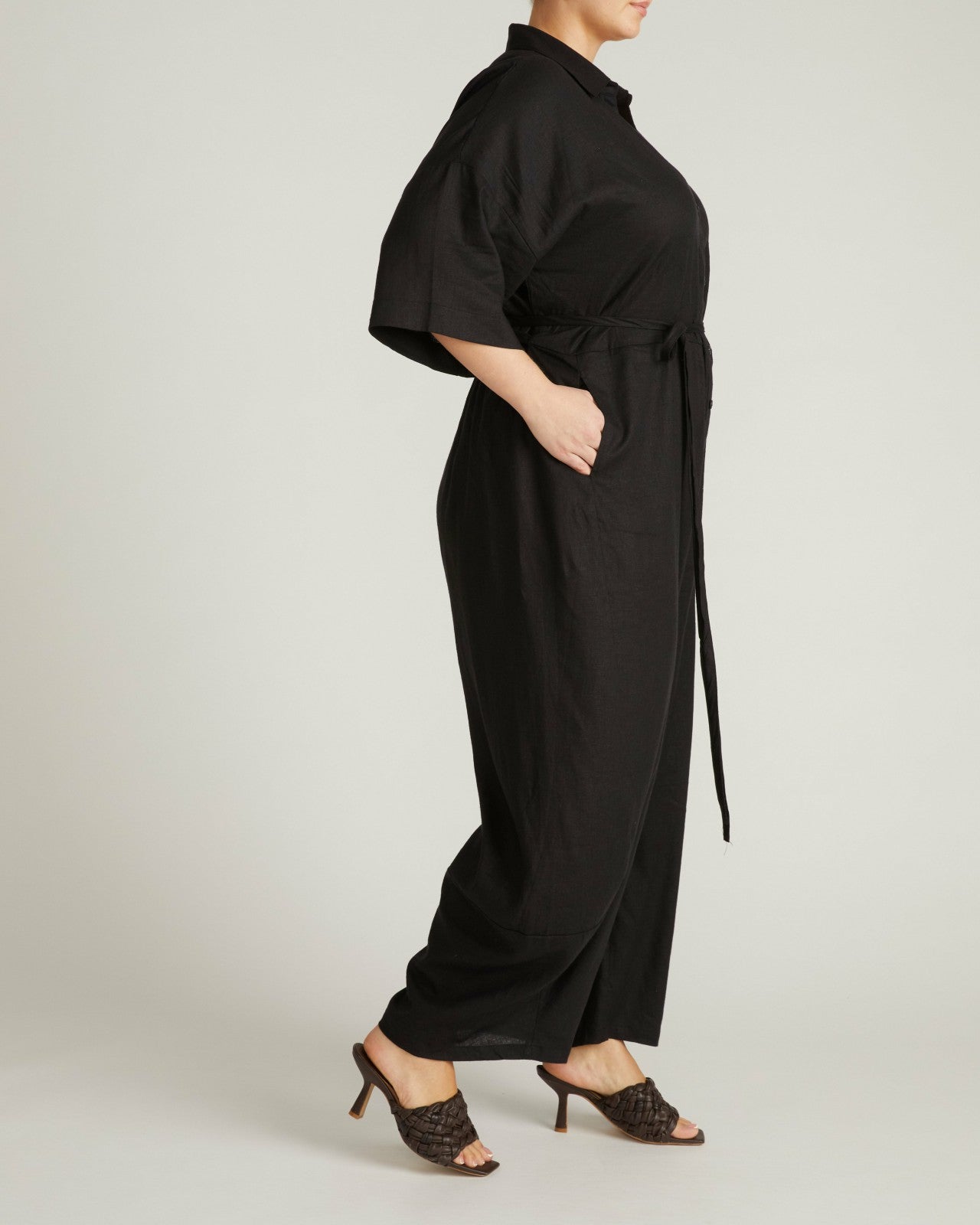 Maggie Barrel Leg Linen Blend Jumpsuit - Universal Standard