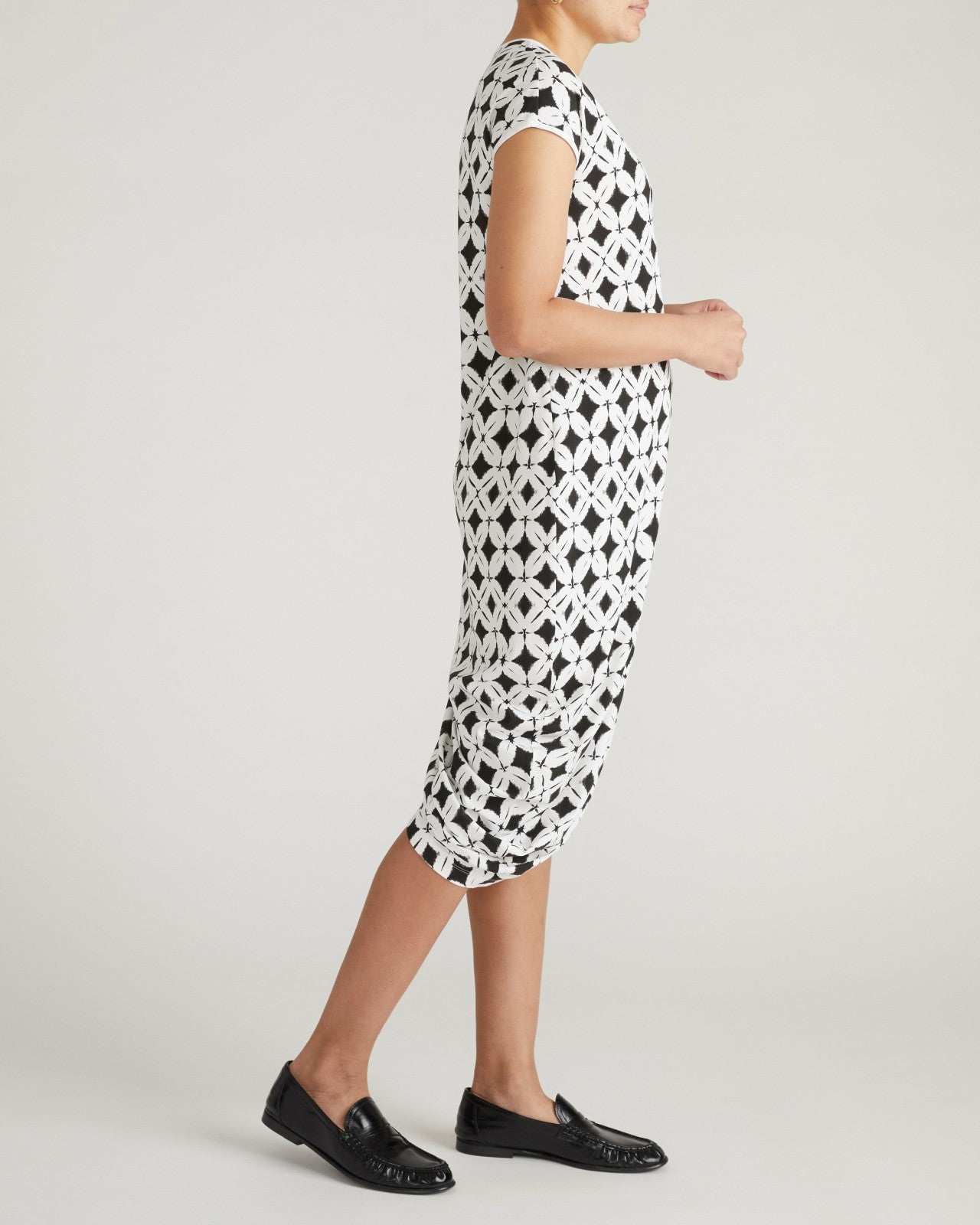 Iconic Geneva V-Neck Dress - Universal Standard