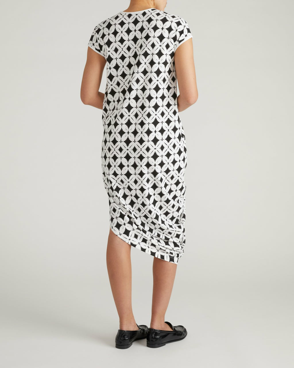 Iconic Geneva V-Neck Dress - Universal Standard