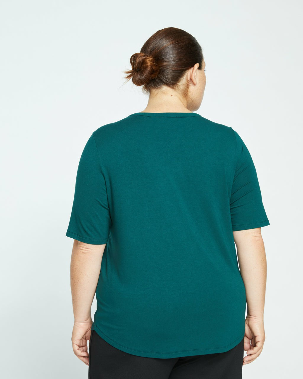 Lily Liquid Jersey V-Neck Stovepipe Tee - Universal Standard