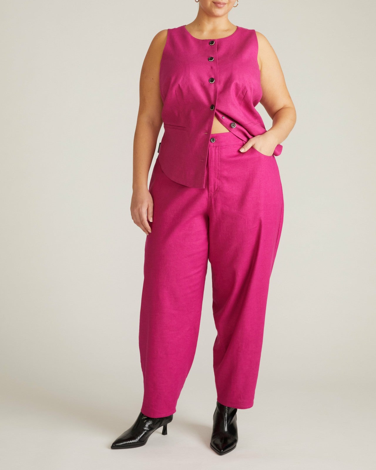 Lou Barrel Leg Linen Blend Pants - Universal Standard