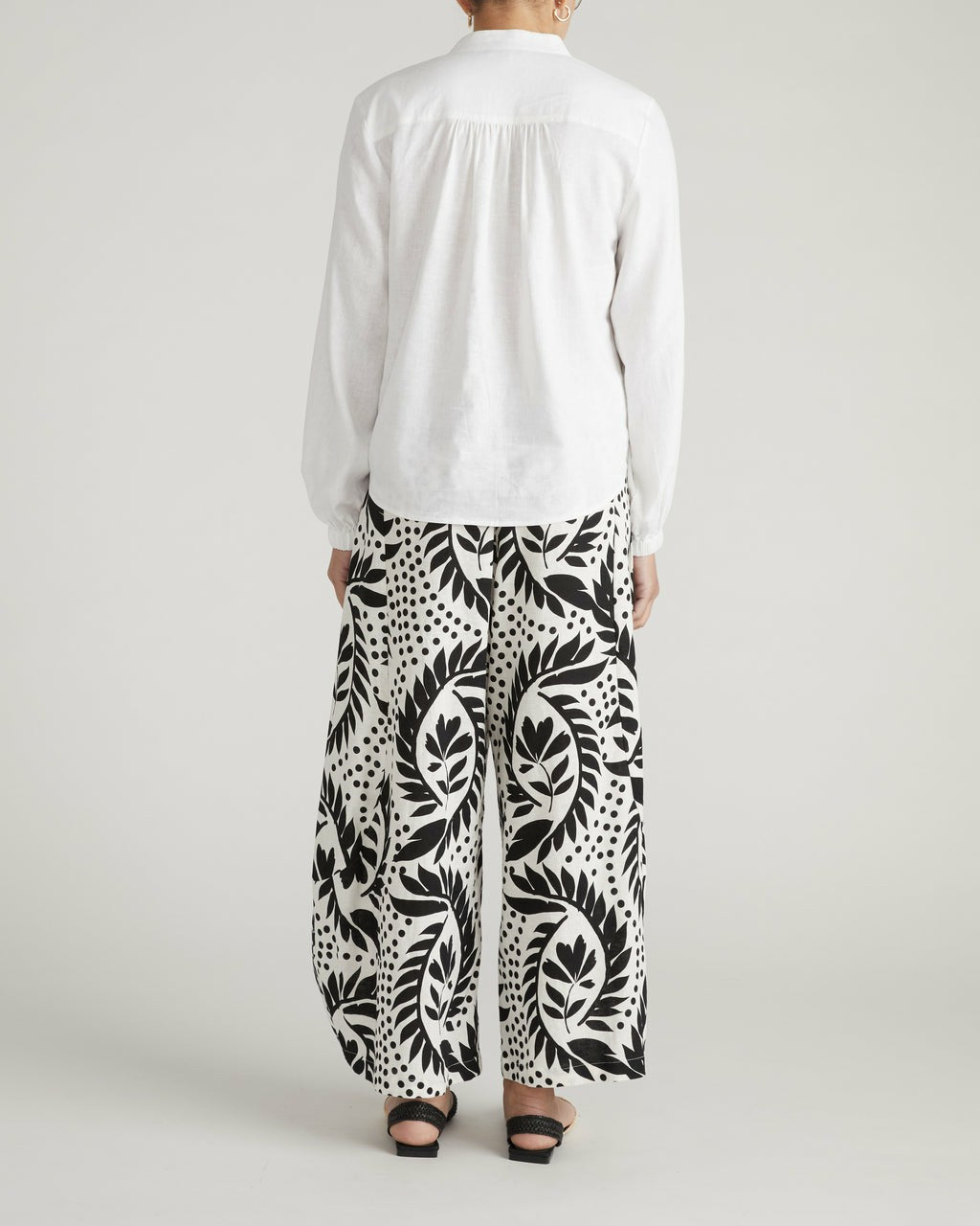 Frances Embroidered Linen Blend Blouse - Universal Standard