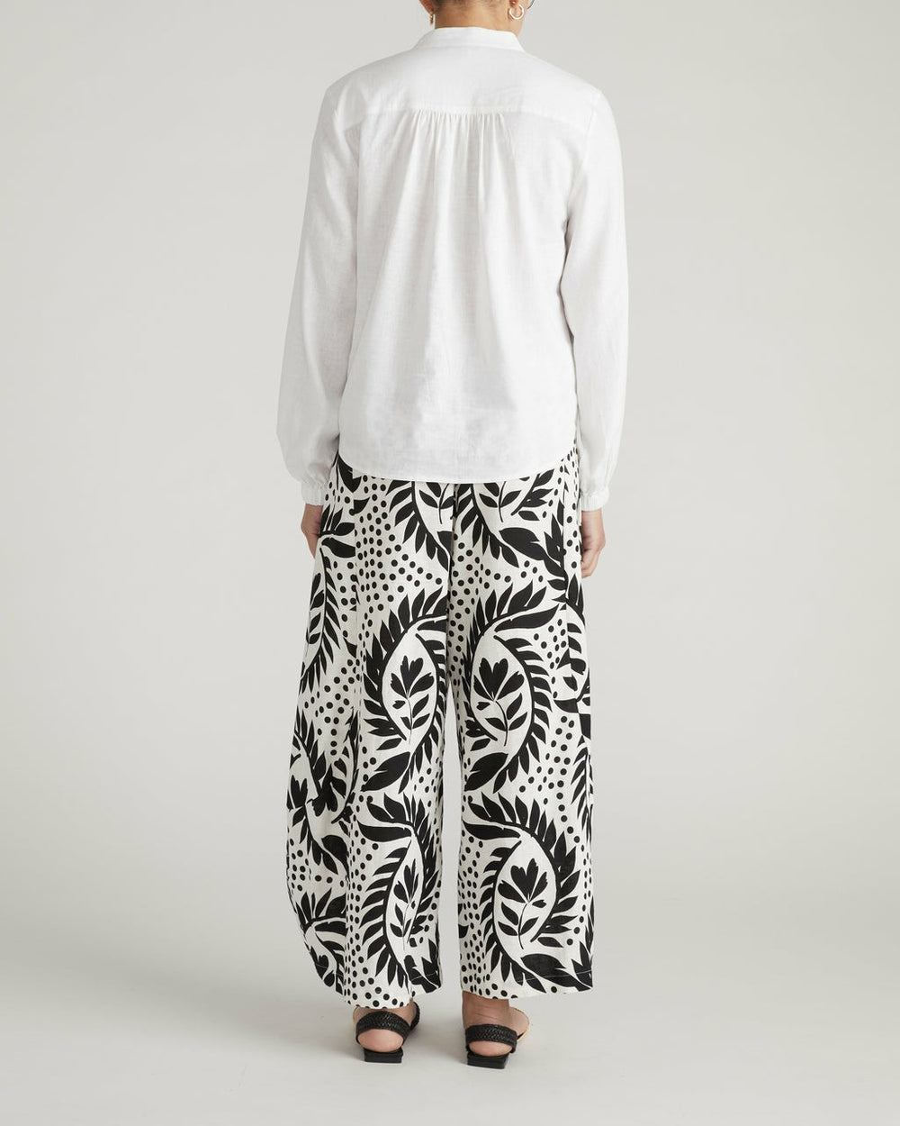 Frances Embroidered Linen Blend Blouse - Universal Standard