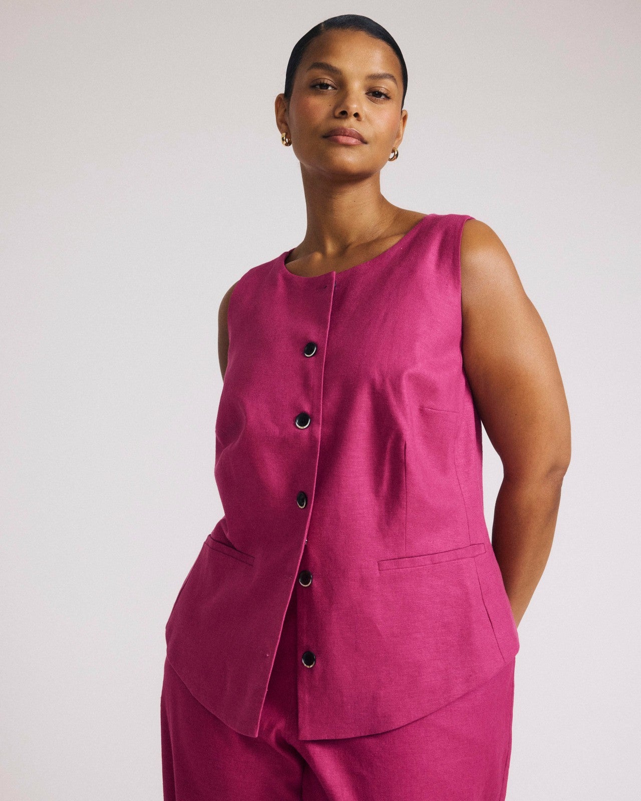 Tamsin Stretch Linen Blend Vest - Universal Standard