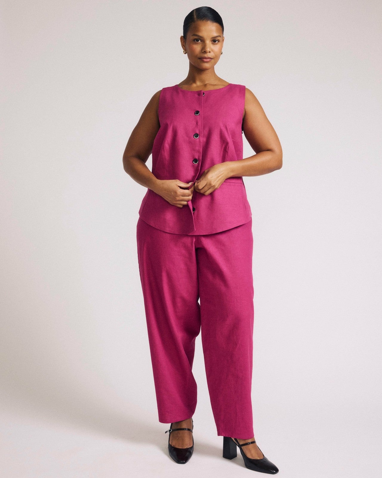 Tamsin Stretch Linen Blend Vest - Universal Standard