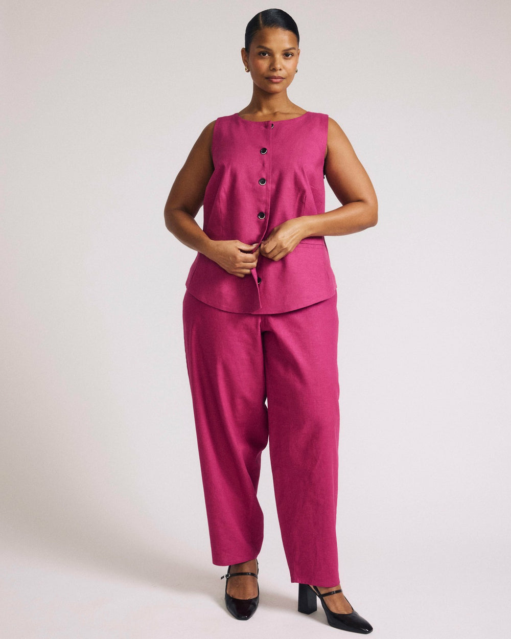 Tamsin Stretch Linen Blend Vest - Universal Standard