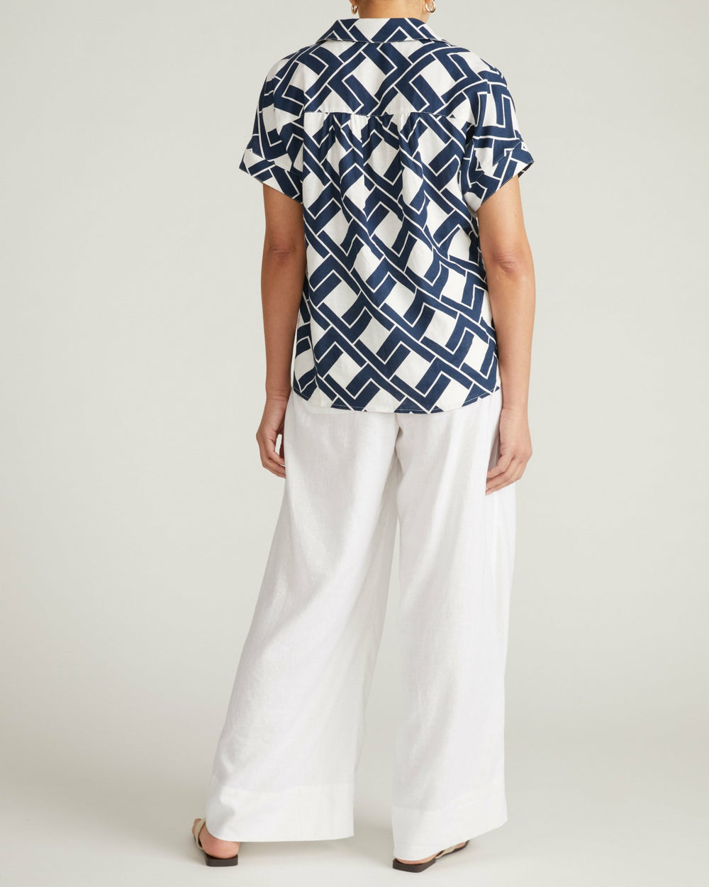 Sandy Short Sleeve Stretch Linen Blend Shirt - Universal Standard