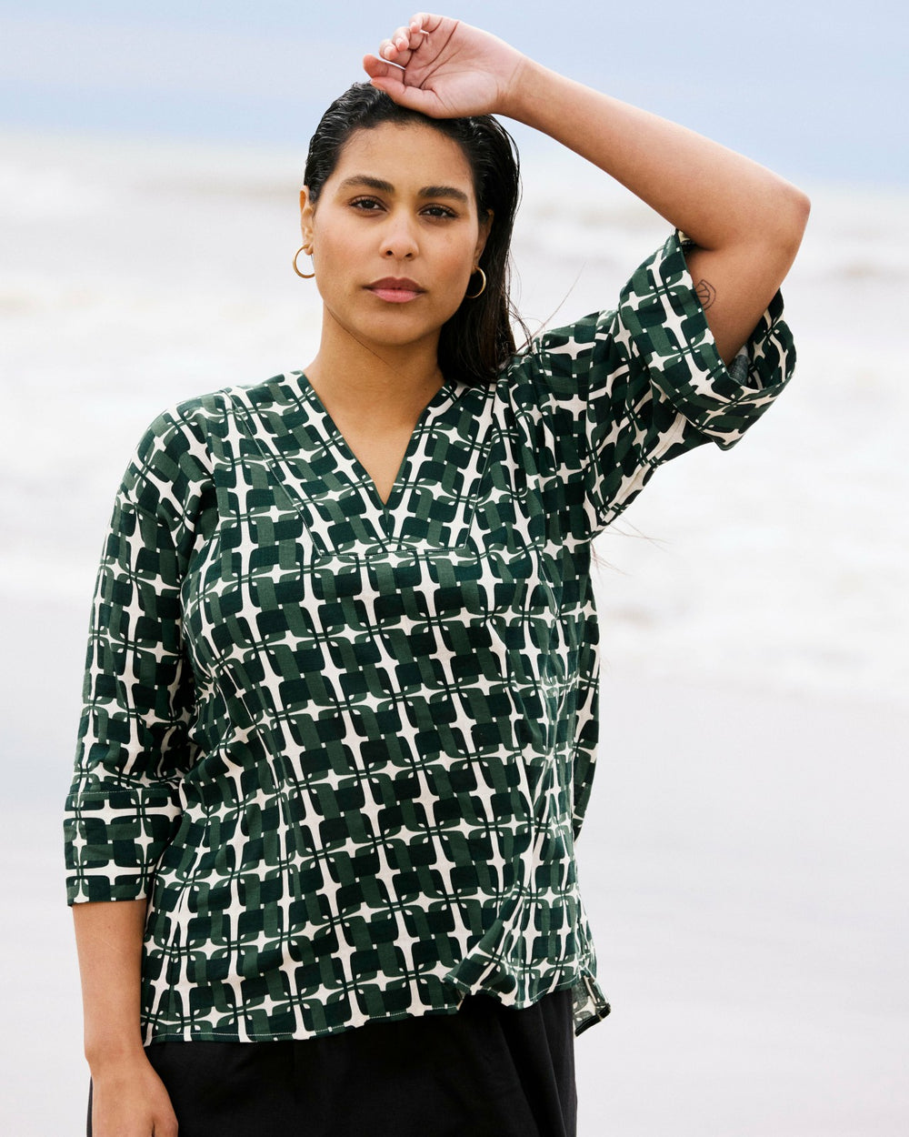 Elio V-Neck Linen Blend Top - Universal Standard