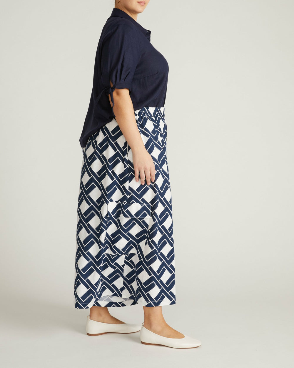 Luisa Short Sleeve Linen Blend Shirt - Universal Standard