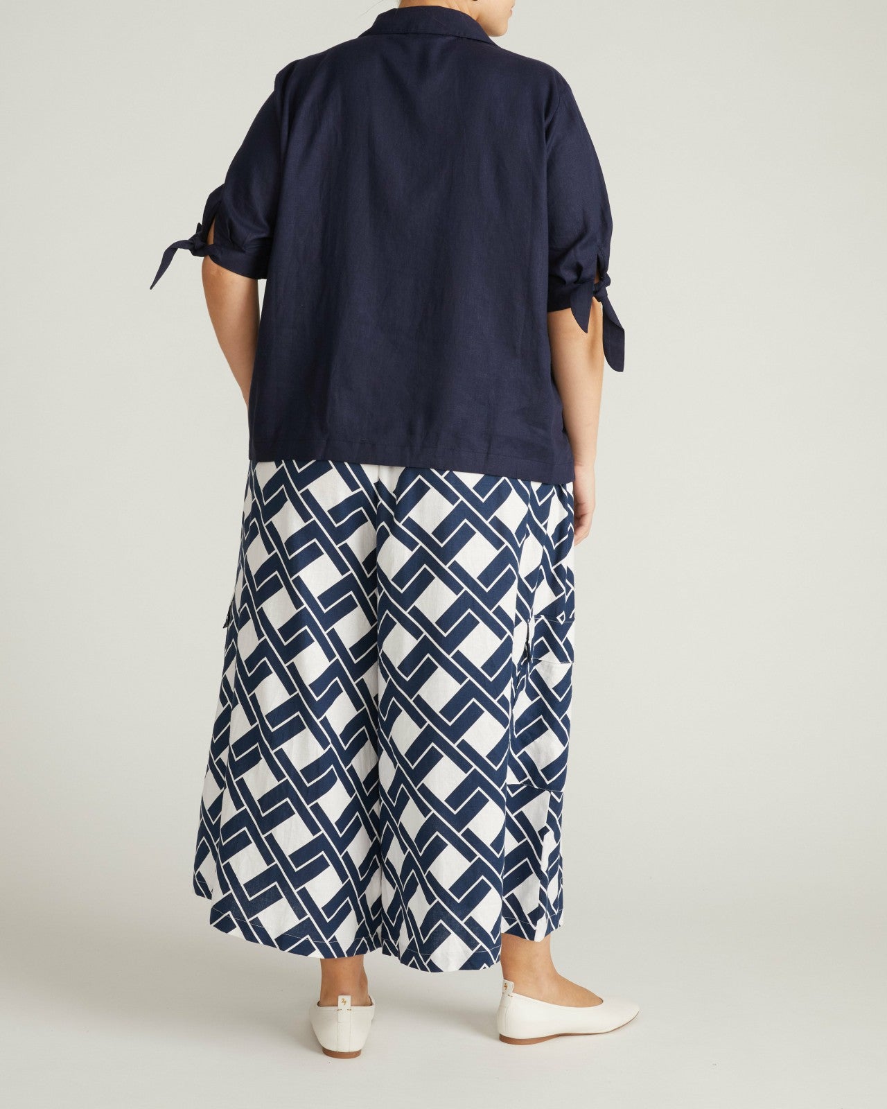 Luisa Short Sleeve Linen Blend Shirt - Universal Standard