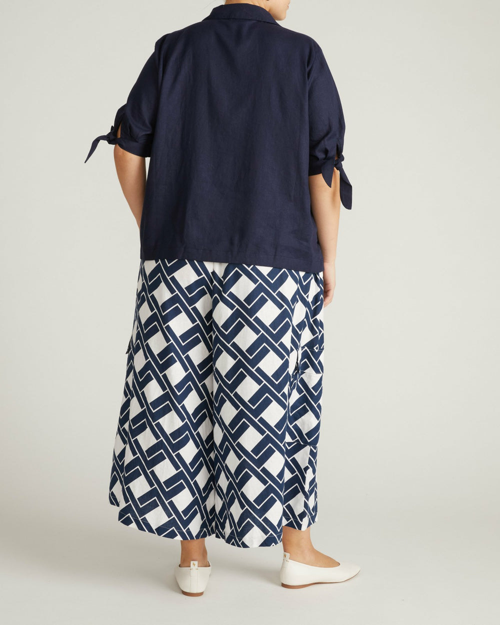 Luisa Short Sleeve Linen Blend Shirt - Universal Standard