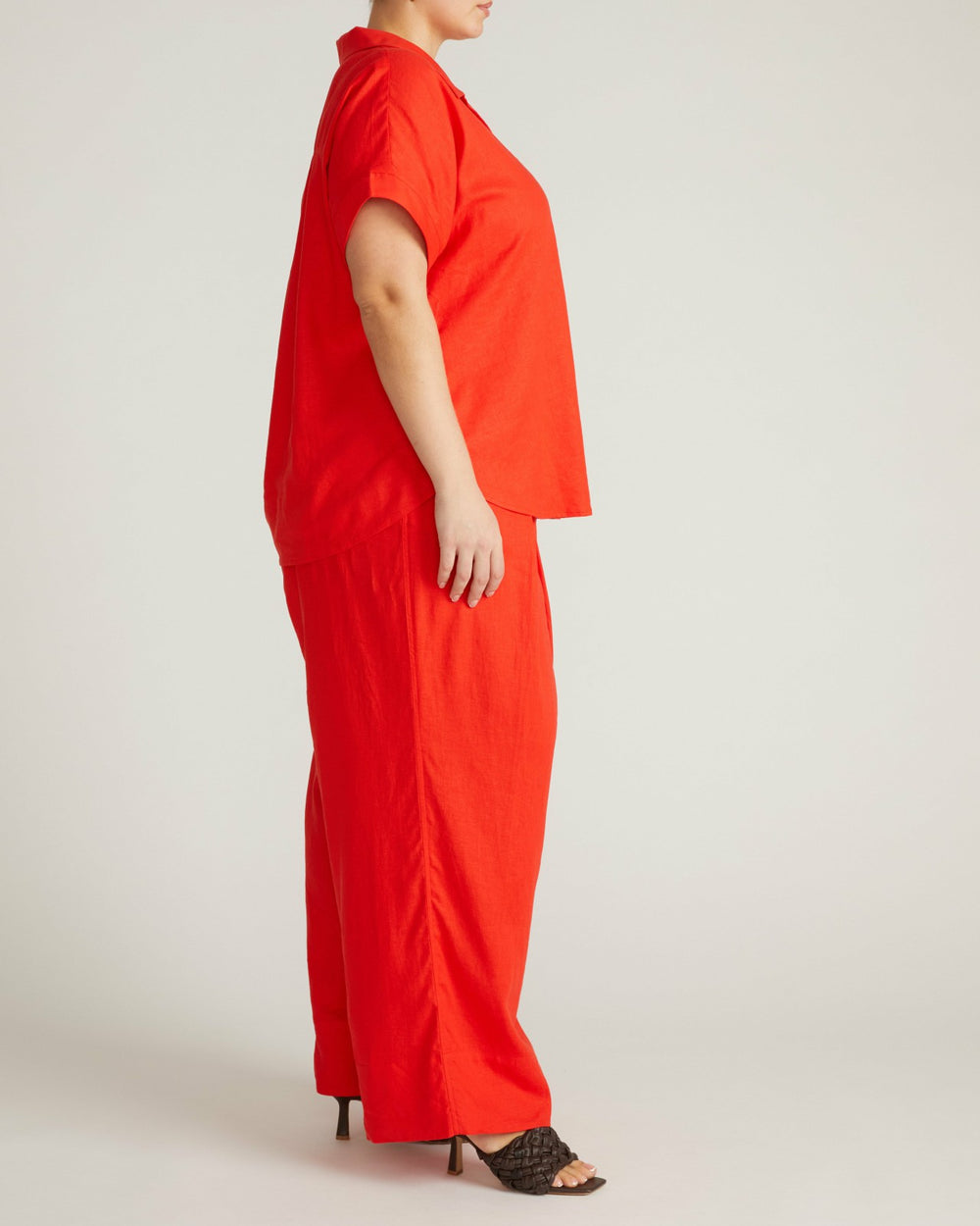 Sandy Short Sleeve Stretch Linen Blend Shirt - Universal Standard