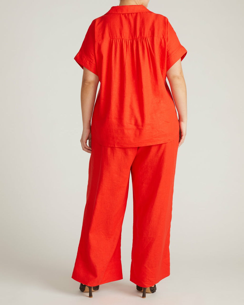 Sandy Short Sleeve Stretch Linen Blend Shirt - Universal Standard