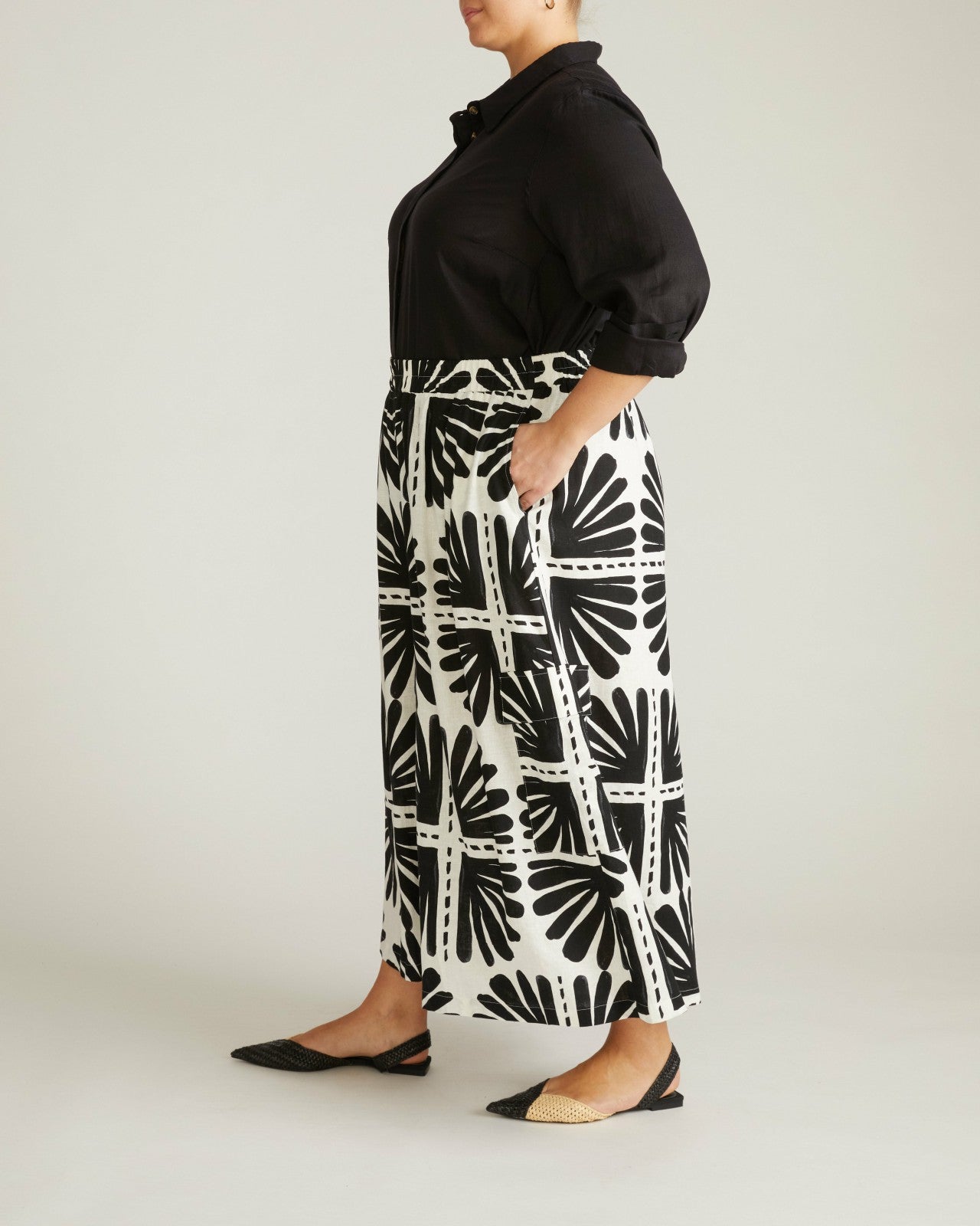 Palazzo Cargo Linen Blend Pant - Universal Standard