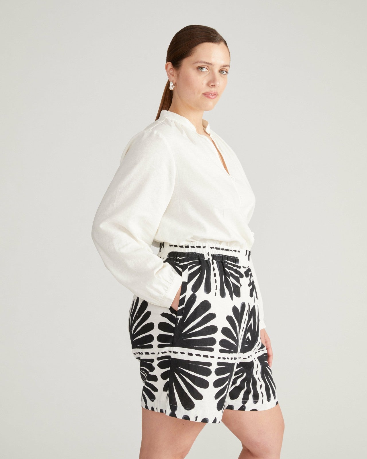 Juniper Linen Blend Easy Pull-On Shorts - Universal Standard