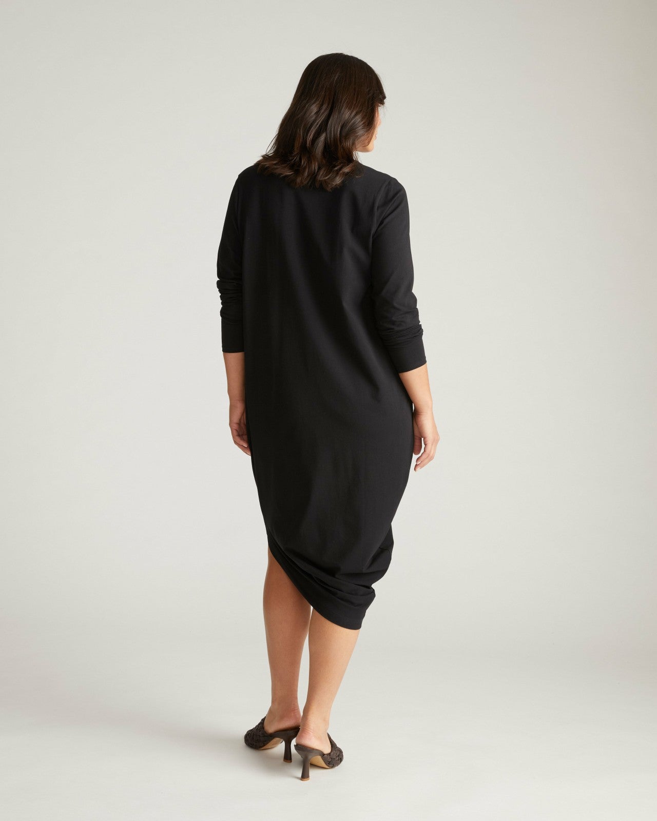 Iconic Long Sleeve V-Neck Geneva Dress - Universal Standard