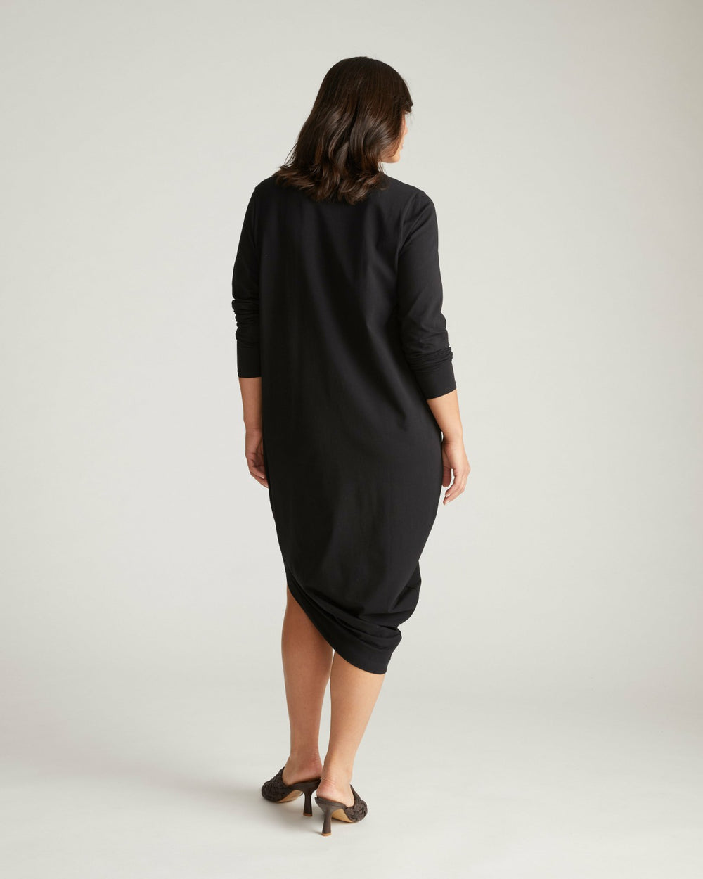 Iconic Long Sleeve V-Neck Geneva Dress - Universal Standard