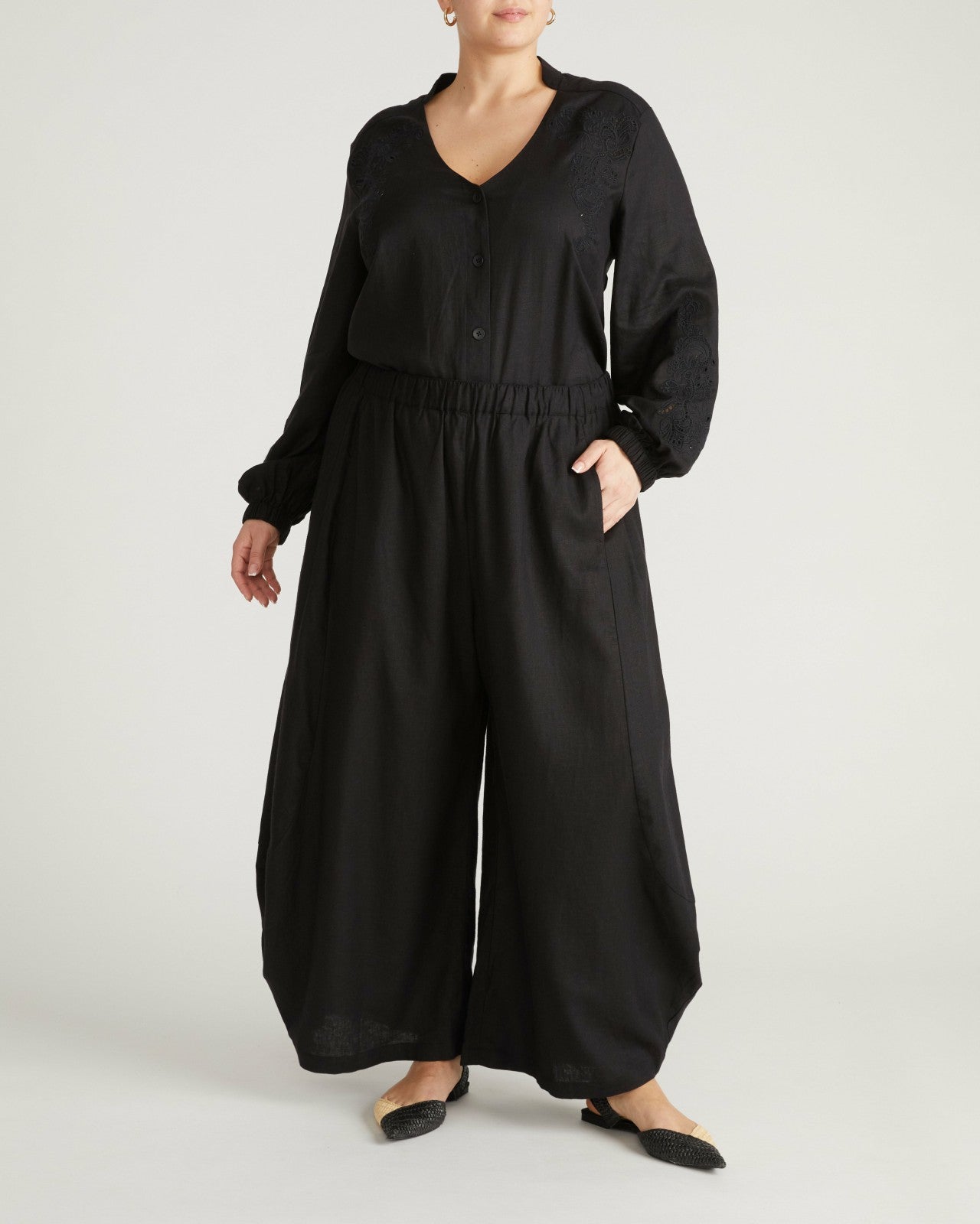 Cosma Barrel Leg Linen Blend Pants - Universal Standard