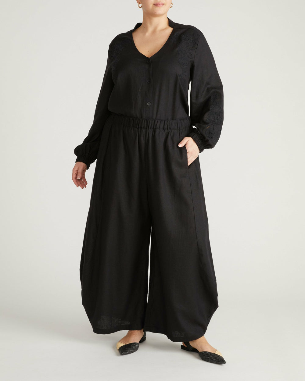Cosma Barrel Leg Linen Blend Pants - Universal Standard
