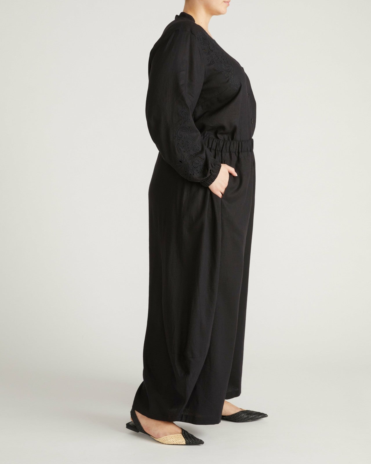 Cosma Barrel Leg Linen Blend Pants - Universal Standard