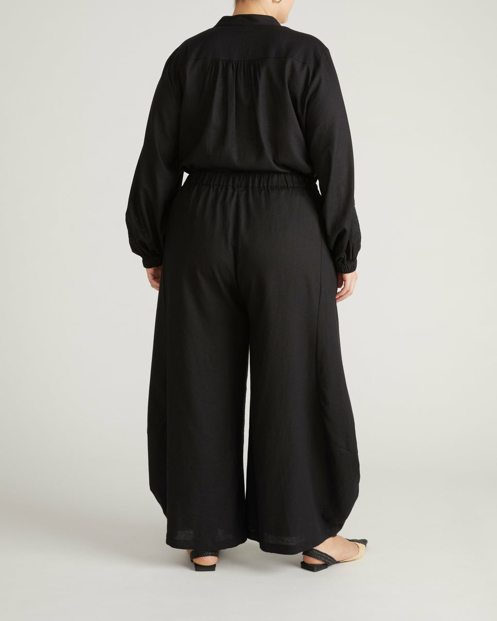 Cosma Barrel Leg Linen Blend Pants - Universal Standard