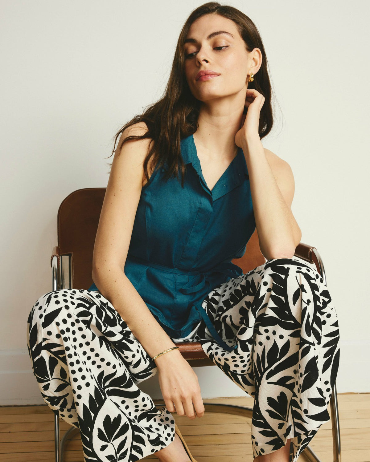 Adelaide Embroidered Sleeveless Linen Blend Shirt - Universal Standard