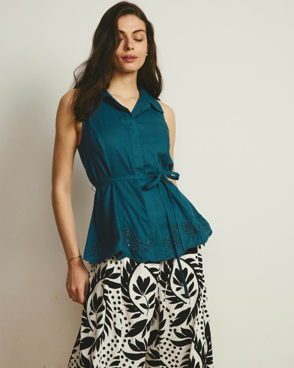 Adelaide Embroidered Sleeveless Linen Blend Shirt - Universal Standard