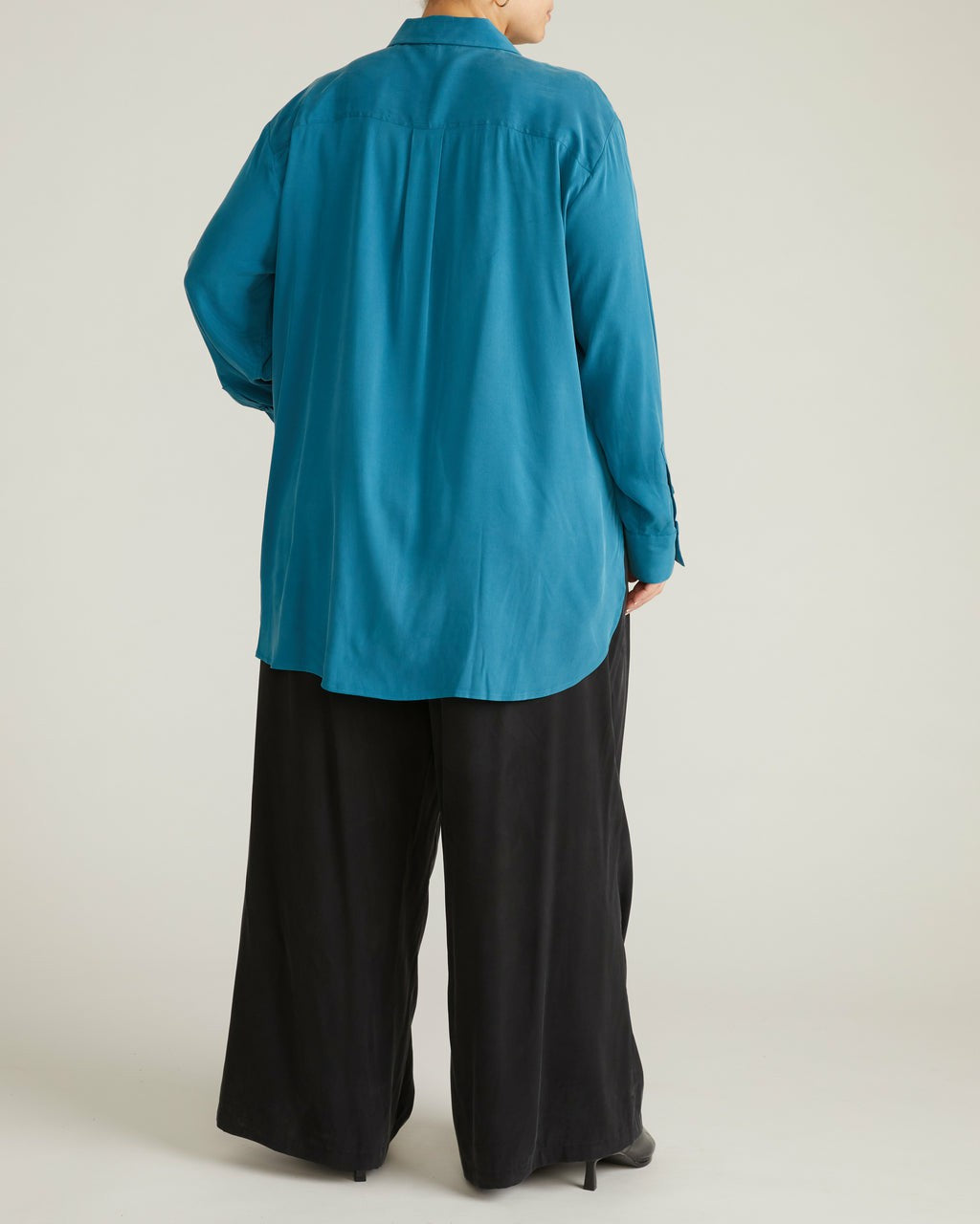 Cooling Stretch Cupro Artist Shirt - Universal Standard