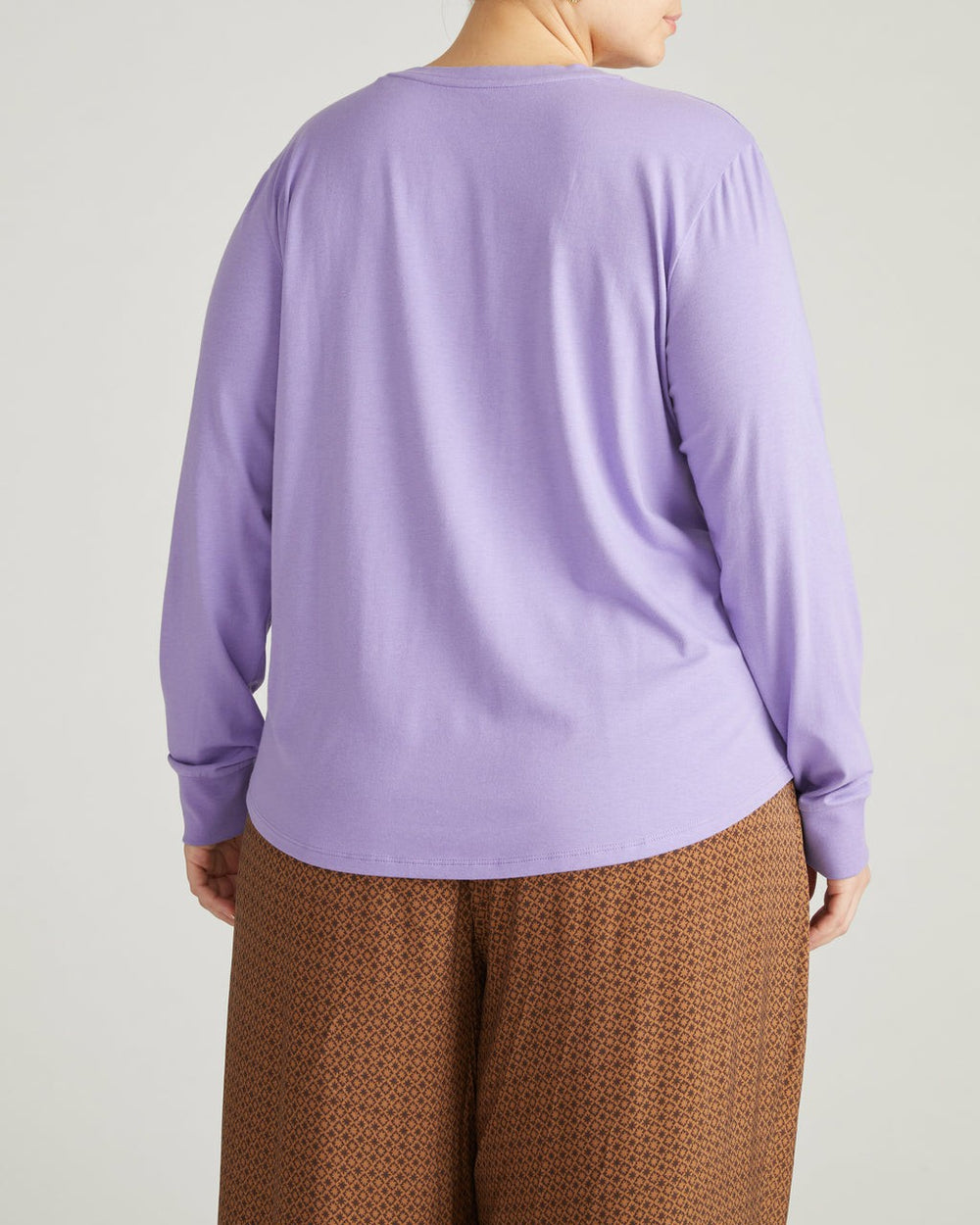 Long Sleeve V Rex - Universal Standard